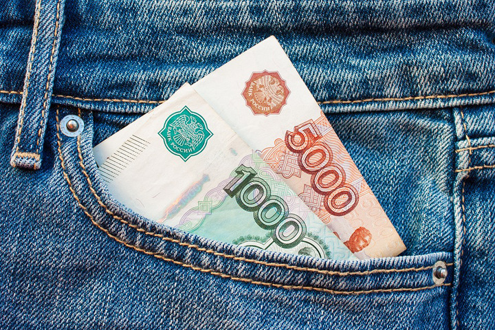 Реальные зарплаты новосибирцев выросли на 0,1% за год