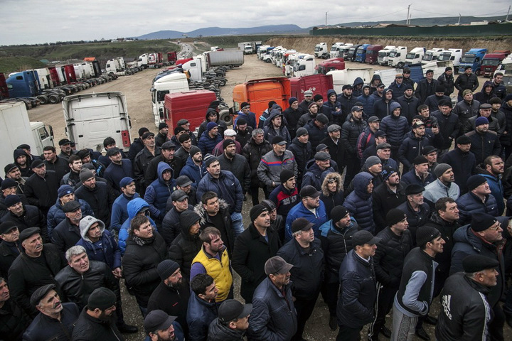 Иркутский обком КПРФ призвал присоединиться к протестам дальнобойщиков