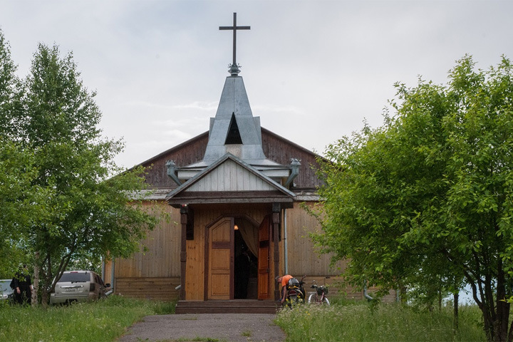 Старейший в России деревянный католический храм сгорел в томском селе