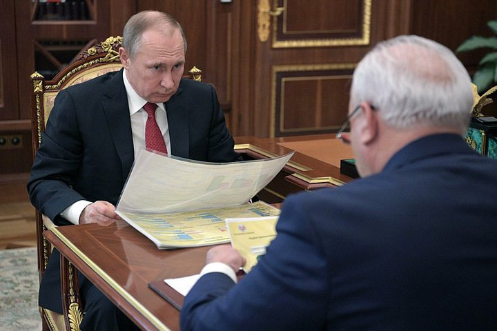Глава Хакасии уволил правительство после встречи с Путиным