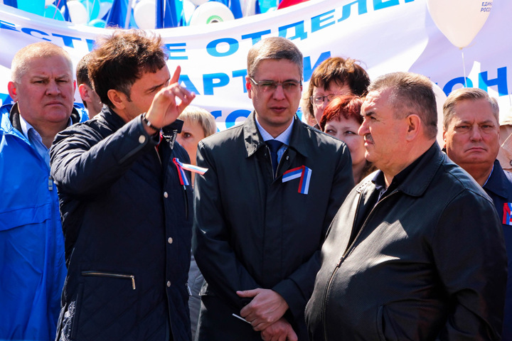 Апрельские тренды: элита чувствует слабость, Ксензов уезжает, «ЕР» смешит избирателей
