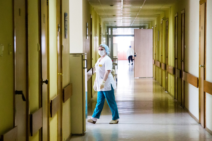 Сотрудники ФОМС начали дежурить в новосибирских поликлиниках для контроля медсервиса