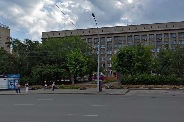 Суд отдал сквер перед новосибирским цирком под бизнес-центр