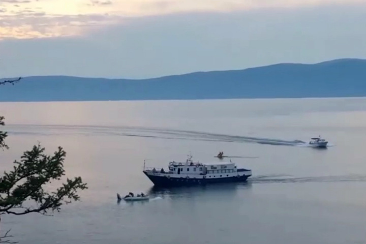 Самолет упал в озеро Байкал