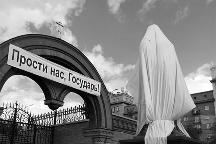 Новопашин увидел в заявлении Локтя причину нападения на памятник Николаю II