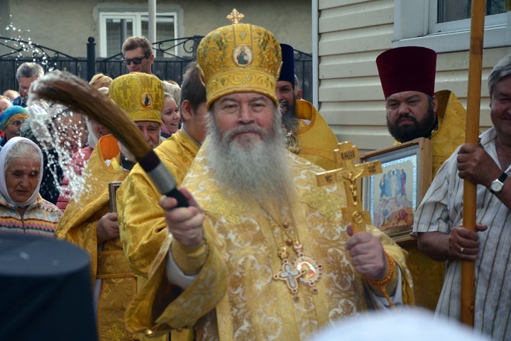 Новосибирский митрополит напомнил о пожертвованиях церкви на армию