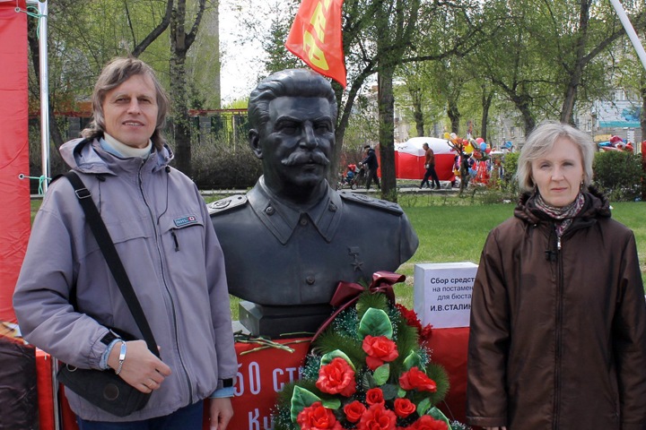 Новосибирцы просят установить памятник Сталину около собора Александра Невского
