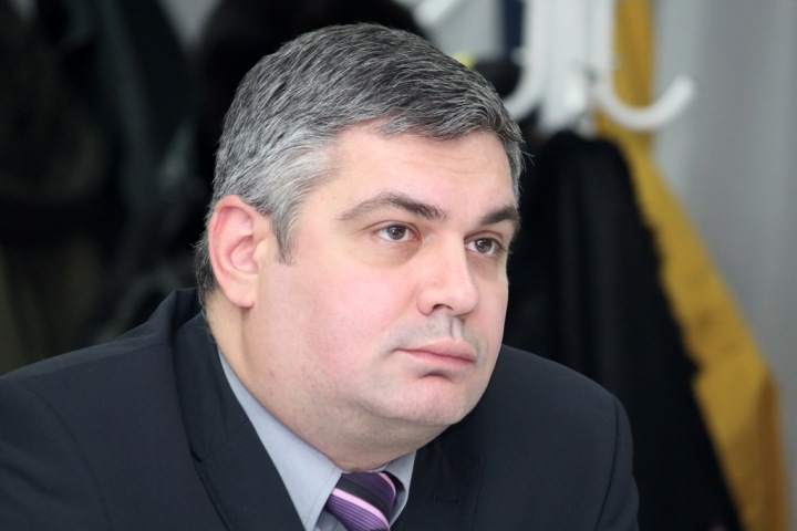 Соцработники призвали новосибирских депутатов не утверждать Фролова министром