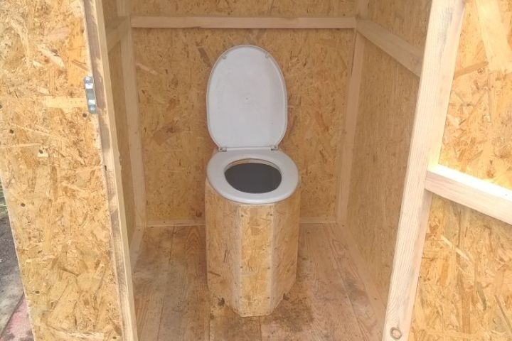 Временный туалет поставили в Новосибирском СИЗО №1