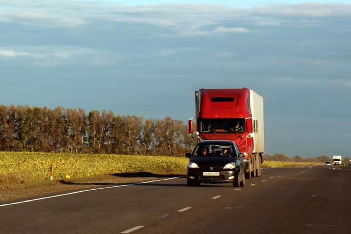 Власти Новосибирской области предлагают в 5 раз повысить сборы с грузовиков
