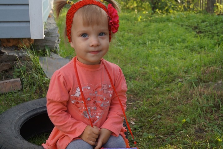 Мощные слуховые аппараты нужны маленькой девочке из Чулыма