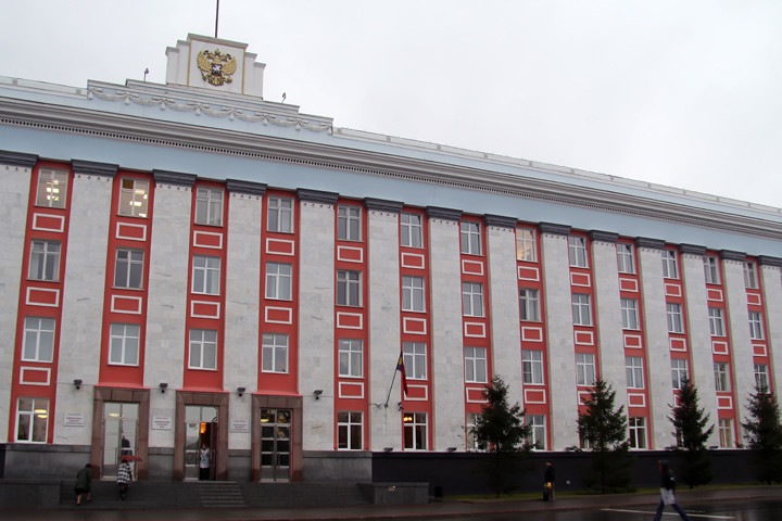Силовики пришли в администрацию Алтайского края
