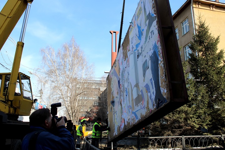 Бегущую строку и билборды на крупных магистралях хотят запретить в Новосибирске