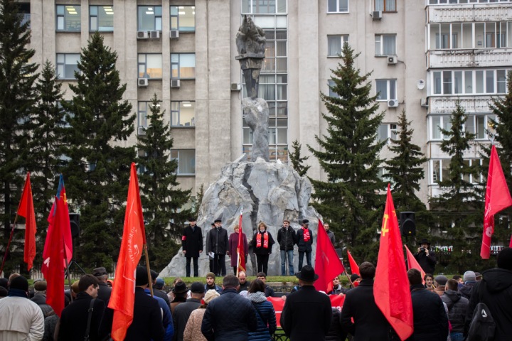Новосибирские коммунисты увидели руку Запада в расстреле Белого дома