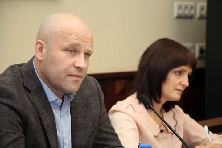 Новосибирские депутаты рекомендуют вносить недобросовестных подрядчиков в «черный список»