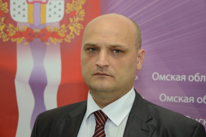 Министр промышленности Омской области отправлен в отставку после скандала с автобусами