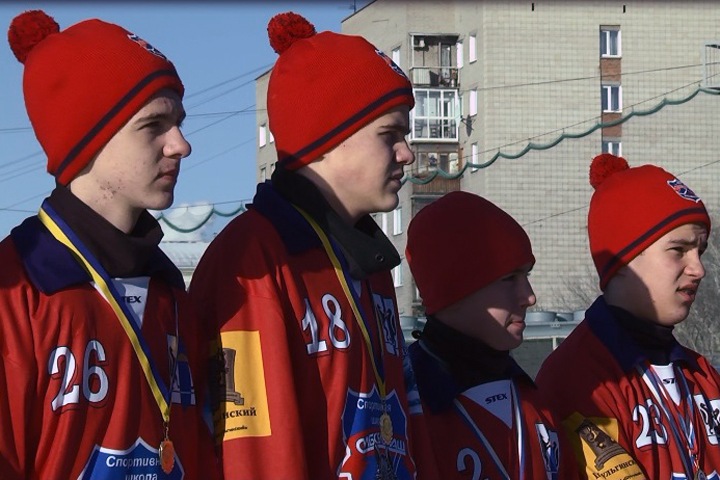 Хоккеисты из Новосибирска победили в Швеции в форме депутатов заксобрания
