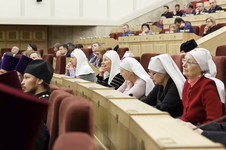 «Духовная природа власти»: митрополит Тихон рассказал новосибирским депутатам об уголовной культуре