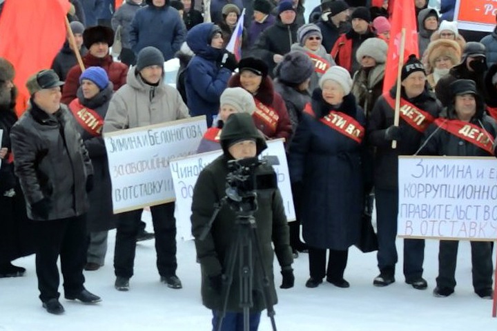 Сотни жителей потребовали отставки главы Хакасии