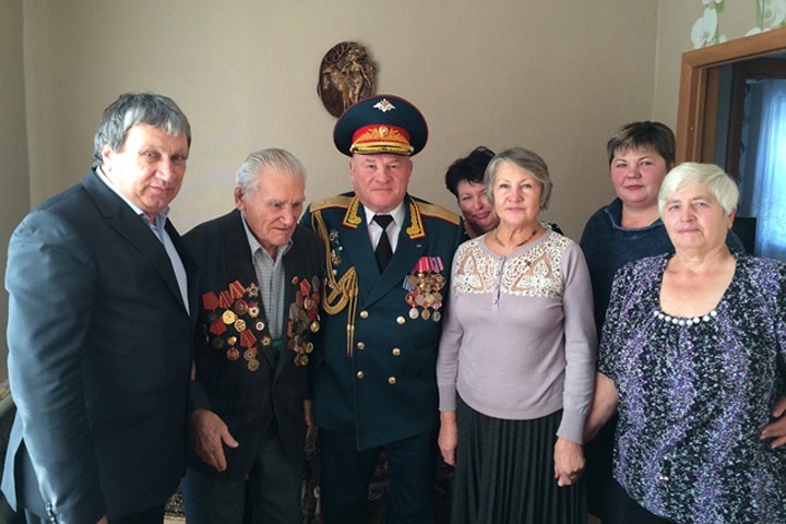 Депутат Заксобрания Кулинич встретился с ветеранами