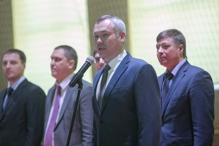 Травников обгоняет Тулеева в рейтинге губернаторов