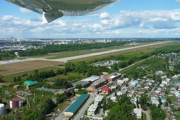 Медведев закрыл аэродром Ельцовка под Новосибирском