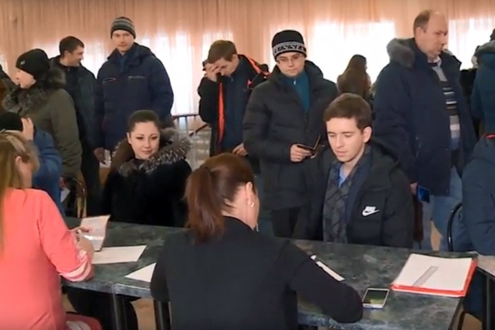 «Бийское телевидение» рассказало о подвозе рабочих и студентов для сбора подписей за Путина