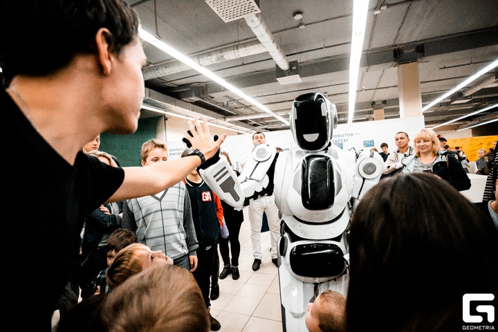 Кто сказал, что роботы не умеют говорить? Спешите посетить уникальную выставку в Новосибирске!