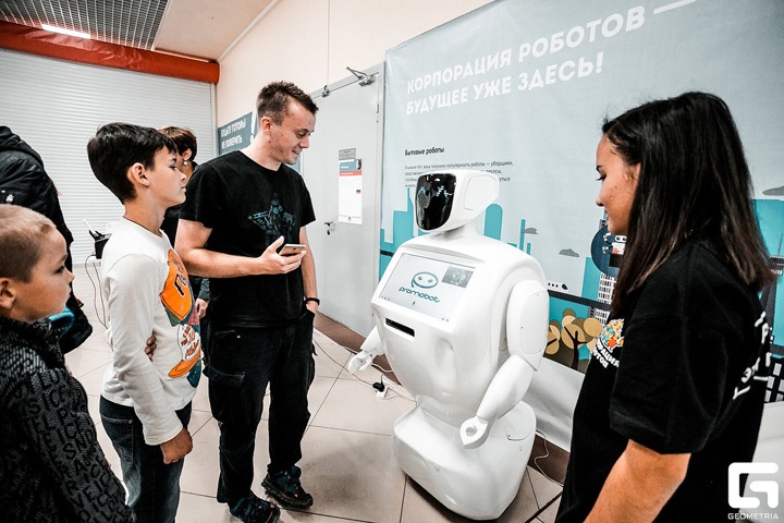 Приключение в мир будущего: корпорация роботов захватила Новосибирск