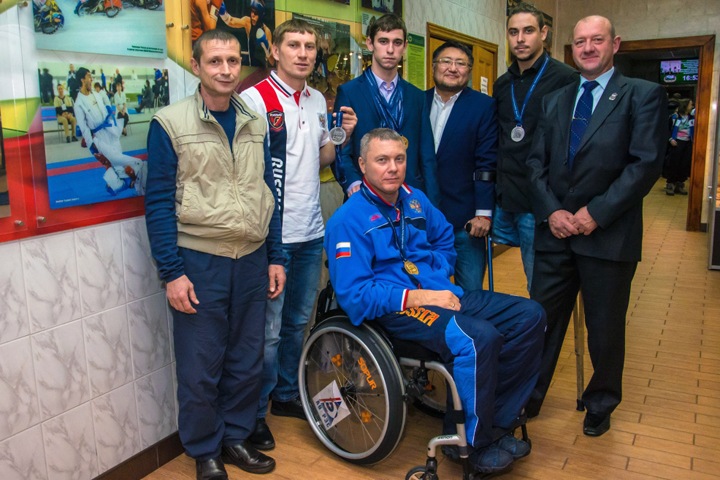 Новосибирские паралимпийцы выиграли 20 медалей Кубка России по фехтованию