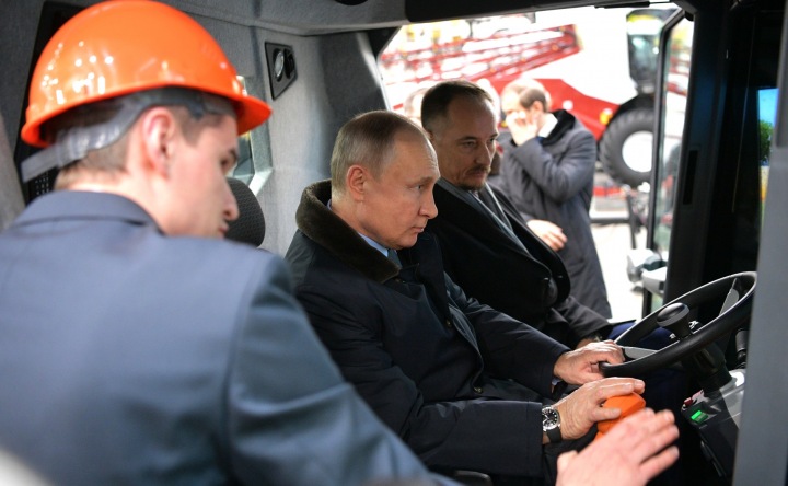 Путин поддержал предложения лидера Партии дела  по защите российского производителя