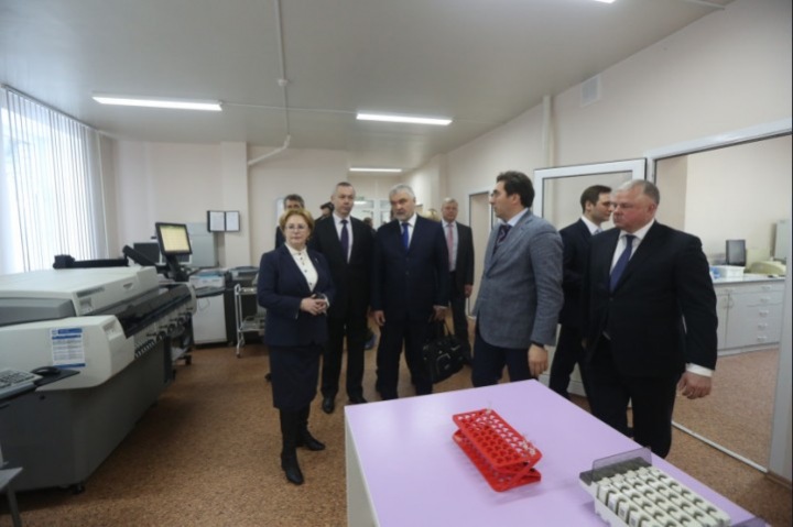Министр здравоохранения Скворцова поддержала перинатальный и онкоцентр в Новосибирске