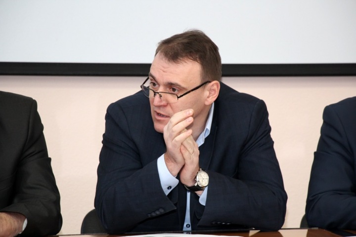 Депутаты попросили Травникова определиться с министрами