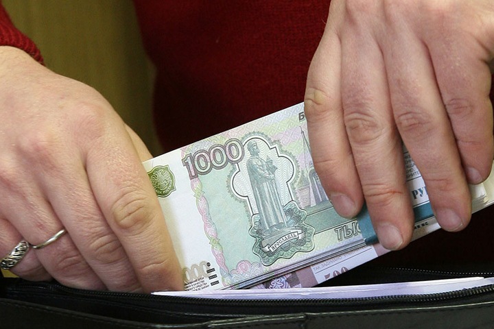 Глава района в Прибайкалье выписал себе лишней зарплаты на 800 тыс. рублей
