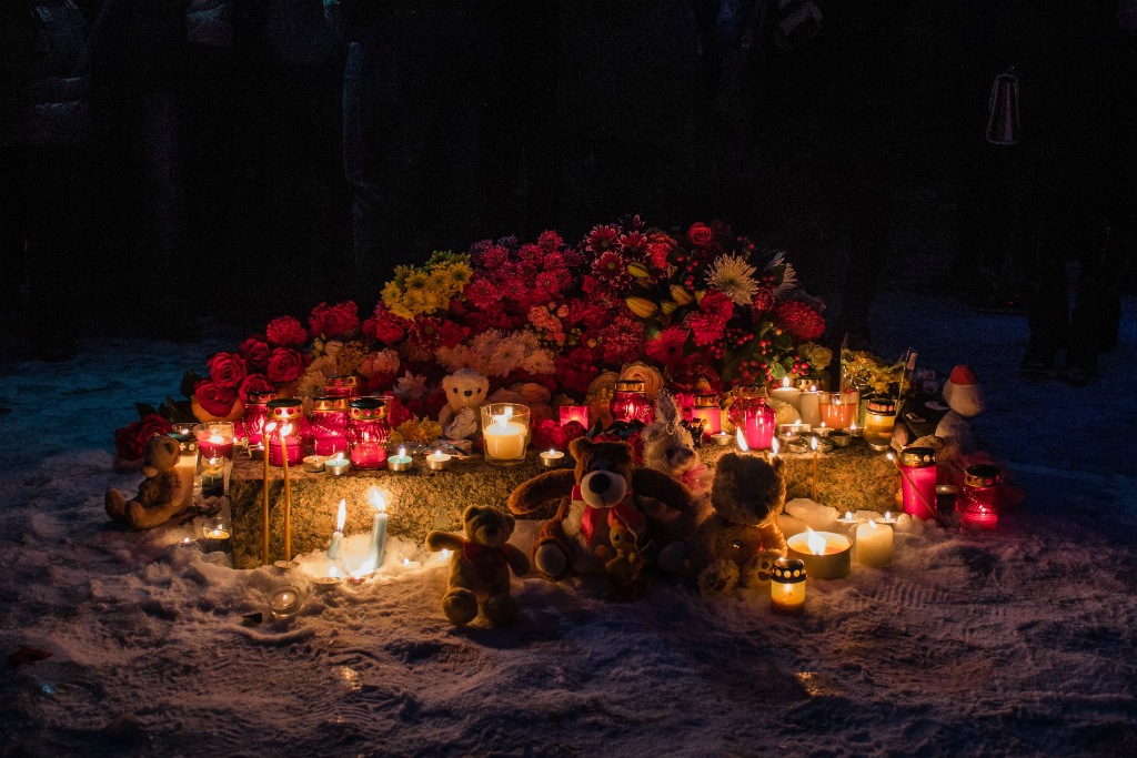 Ася Тумановская, группа Петербург. Сбор в память о погибших в Кемерово