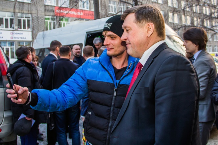 Зюганов попросил поддержать Локтя на выборах губернатора