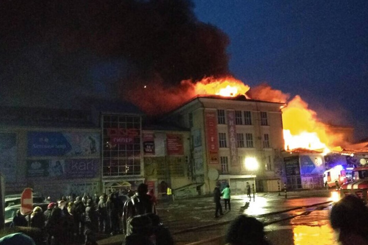 Пожар в ТЦ Ангарска: возбуждено уголовное дело о поджоге