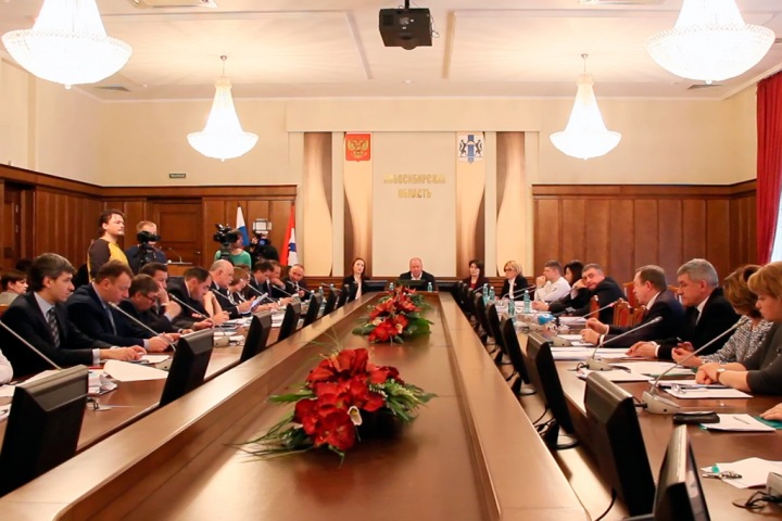 Новосибирские депутаты поспорили с министром о политизации контроля над госсобственностью