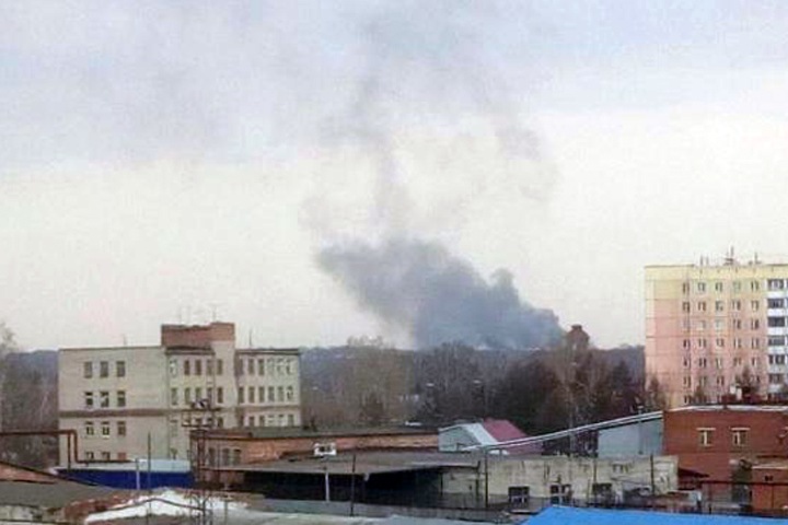 Дым от горящей свалки затянул Бердск