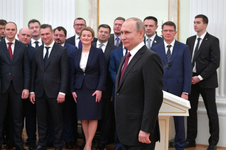 Путин встретился с Травниковым и другими выпускниками программы кадрового резерва