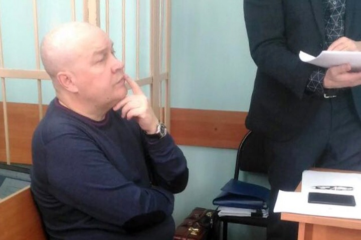 Обвиняемый в коррупции экс-глава УМВД по Томской области не признает вины