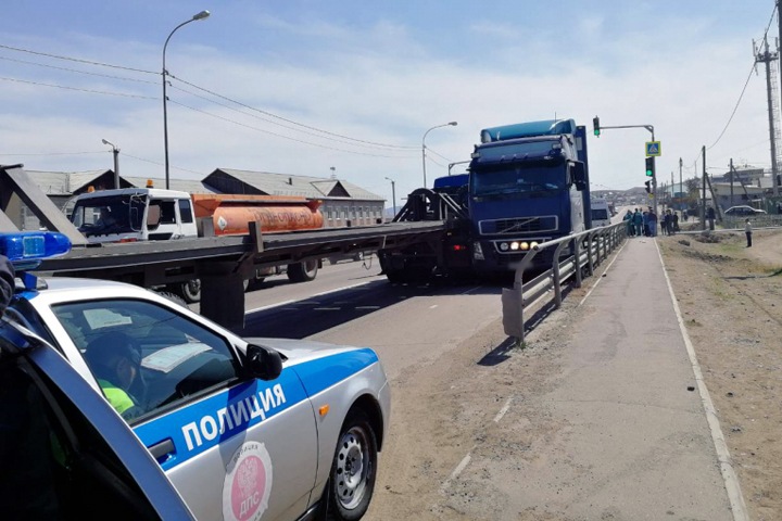 Жители Улан-Удэ перекрыли федеральную трассу из-за сбитого ребенка