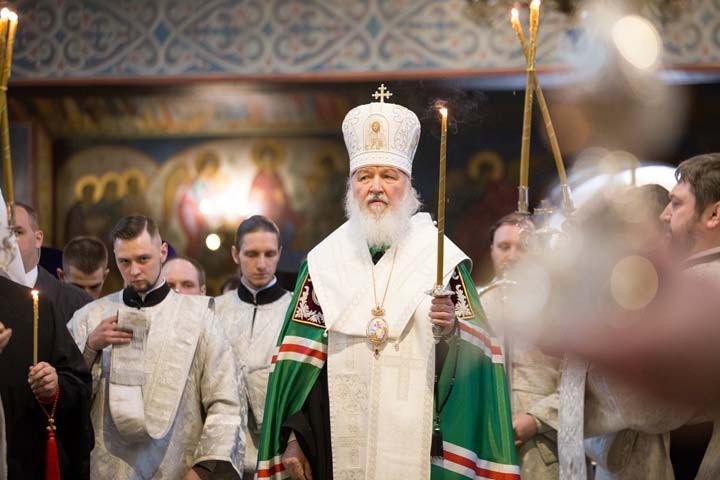 Патриарх Кирилл пожелал Тулееву «оставаться порядочным человеком»
