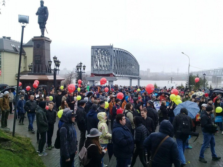 Митинг «Он нам не царь» начался в Новосибирске