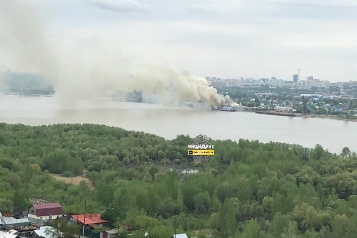 Предприятие горит в Новосибирске