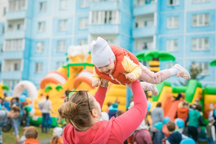 Семьи с детьми получат до 130 тыс. рублей на покупку новой квартиры