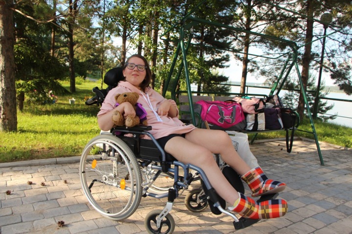 Девочке-подростку из Новосибирска требуется дорогостоящий курс лечения