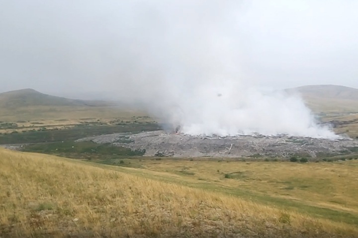 Свалка горит в Черногорске. Введен режим ЧС
