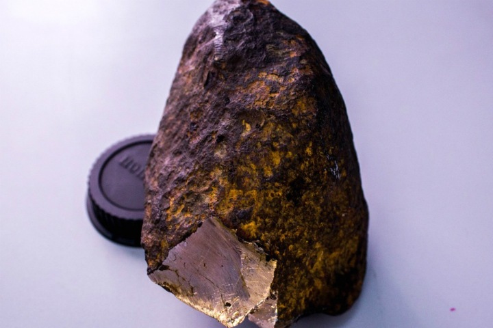 Российские ученые открыли новый минерал. Его нашли в метеорите из Бурятии