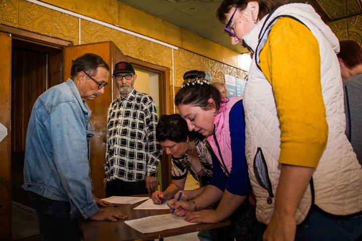 Жители новосибирского села готовы саботировать выборы губернатора из-за мусорного полигона